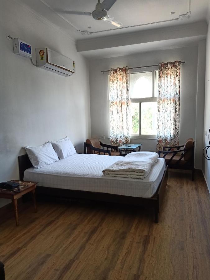 Hindupura Residency 호텔 사와이 마도푸르 외부 사진