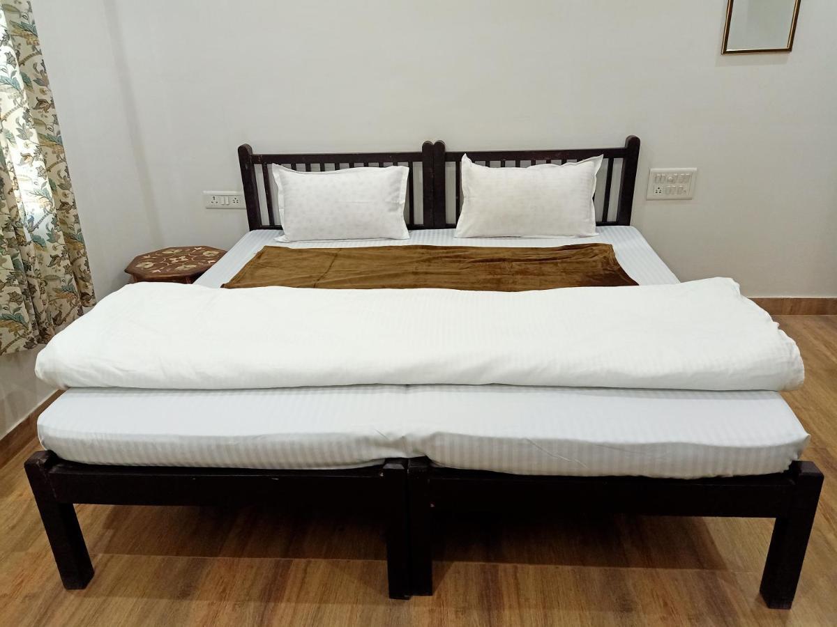 Hindupura Residency 호텔 사와이 마도푸르 외부 사진