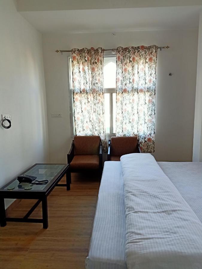 Hindupura Residency 호텔 사와이 마도푸르 외부 사진