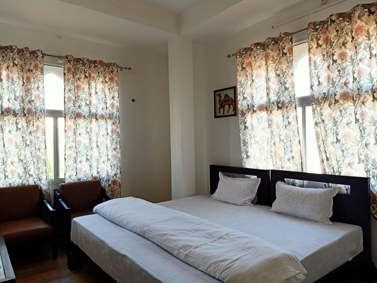Hindupura Residency 호텔 사와이 마도푸르 외부 사진