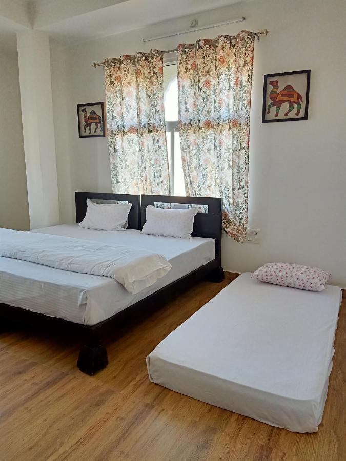 Hindupura Residency 호텔 사와이 마도푸르 외부 사진